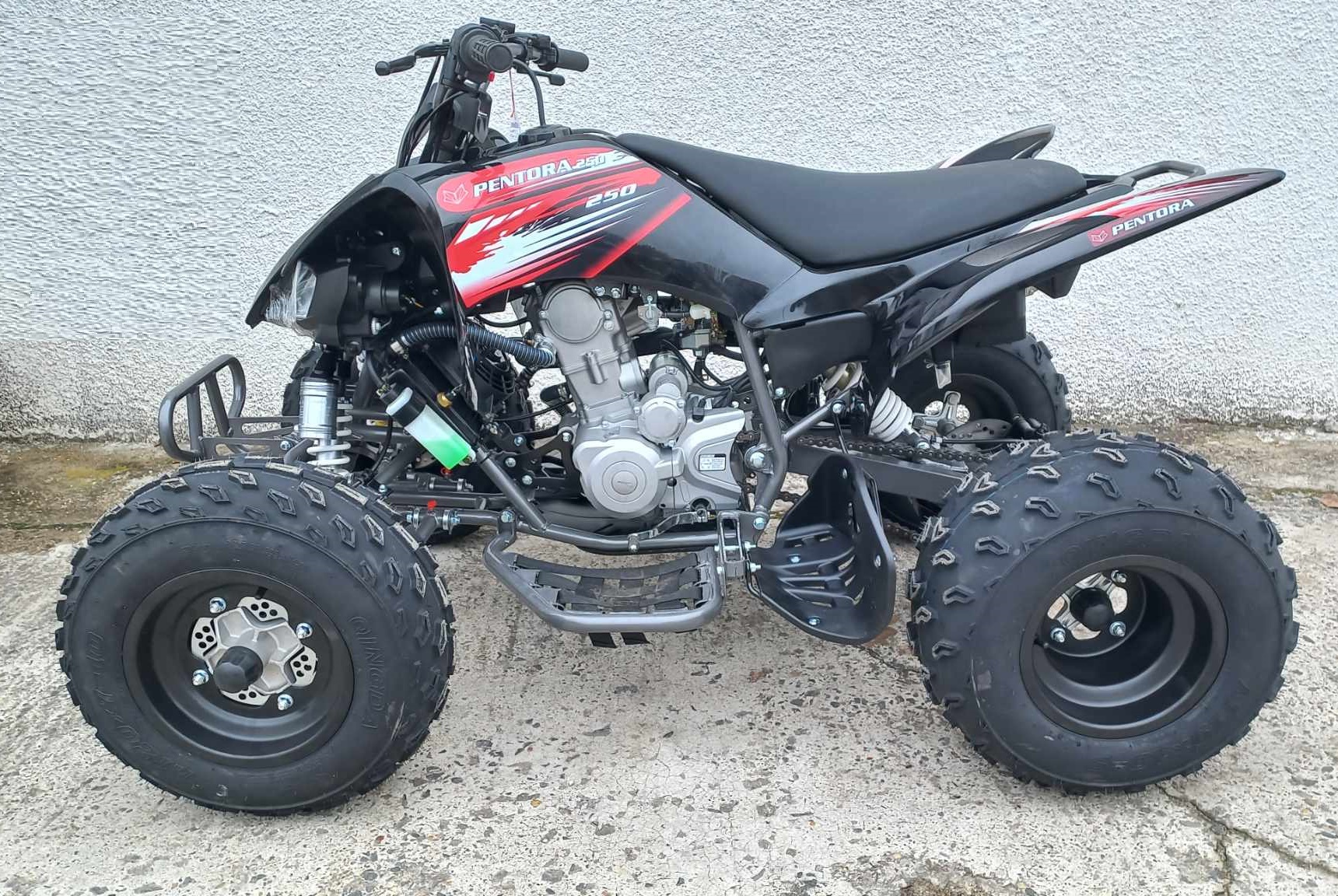 250cc felnőtt quad vízhűtéses Mikilon pentora